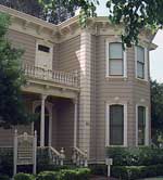 View of the front of the Dresbach-Hunt-Boyer Mansion