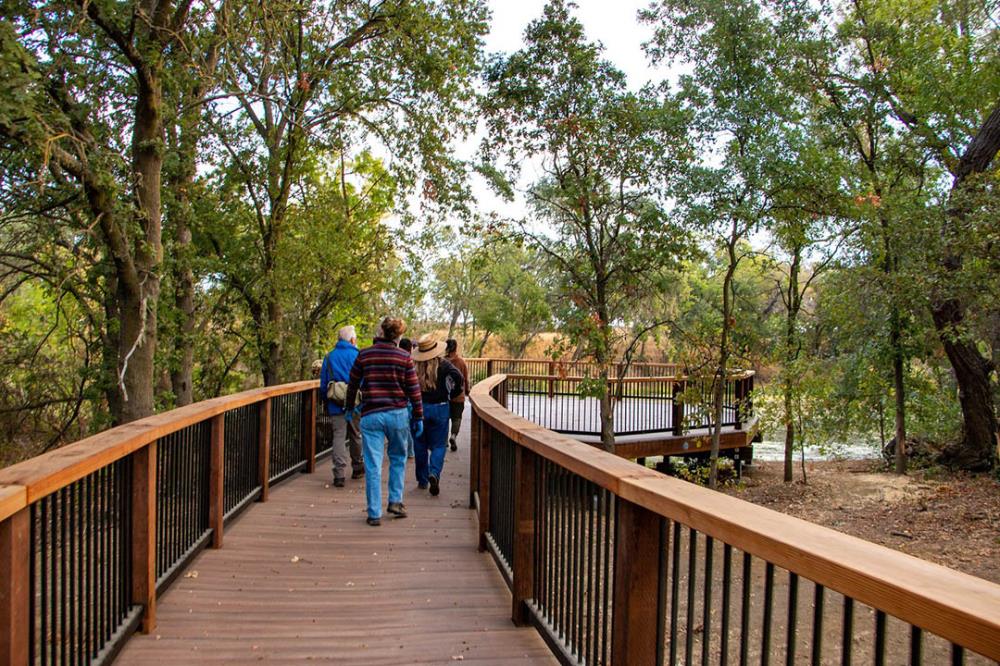 walking trail to pond