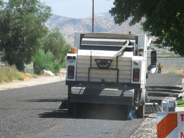 Chip-seal Truck